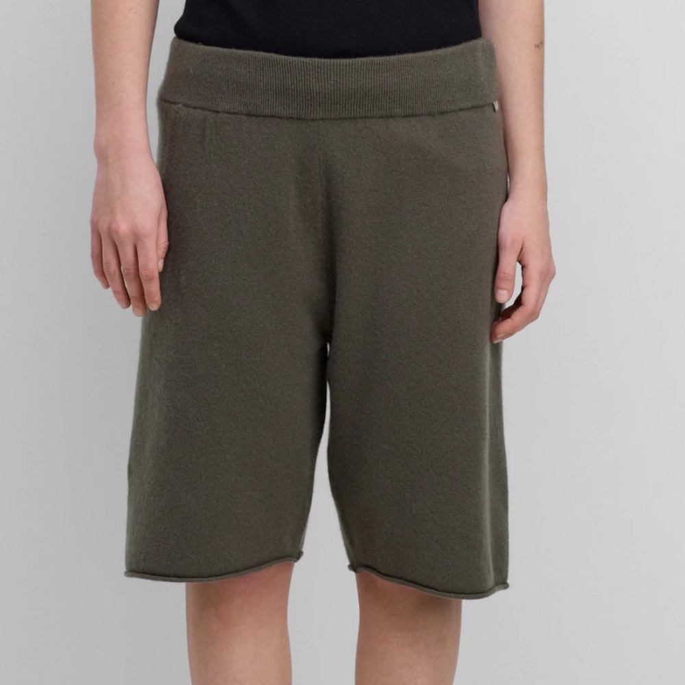 Extreme Cashmere olive shorts